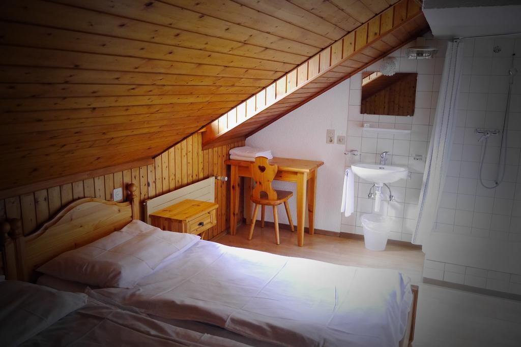 Hotel - Petit-Dejeuner Le Trift Zinal Εξωτερικό φωτογραφία