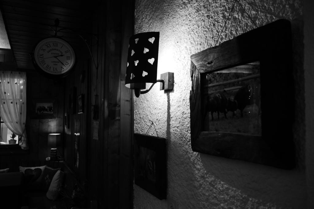 Hotel - Petit-Dejeuner Le Trift Zinal Εξωτερικό φωτογραφία