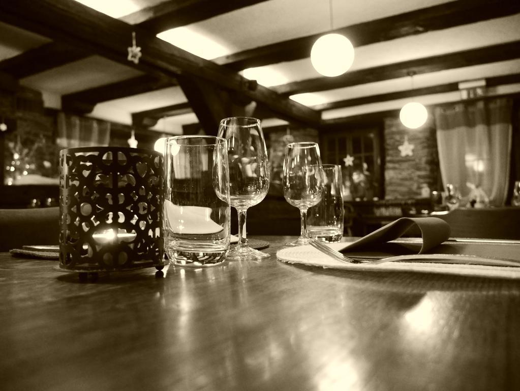 Hotel - Petit-Dejeuner Le Trift Zinal Εξωτερικό φωτογραφία