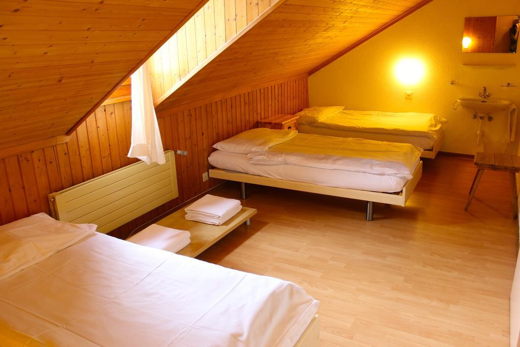 Hotel - Petit-Dejeuner Le Trift Zinal Εξωτερικό φωτογραφία
