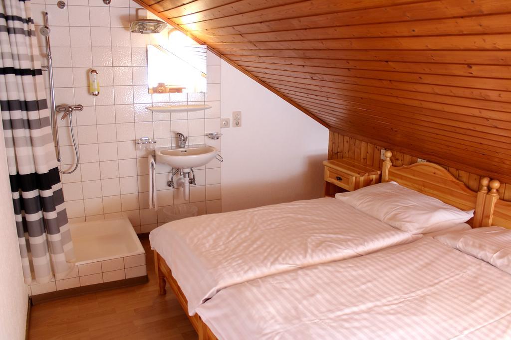 Hotel - Petit-Dejeuner Le Trift Zinal Εξωτερικό φωτογραφία